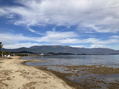 真野浜から眺めた琵琶湖北湖は晴天微風でベタナギの言い天気です（11月29日11時20分頃）