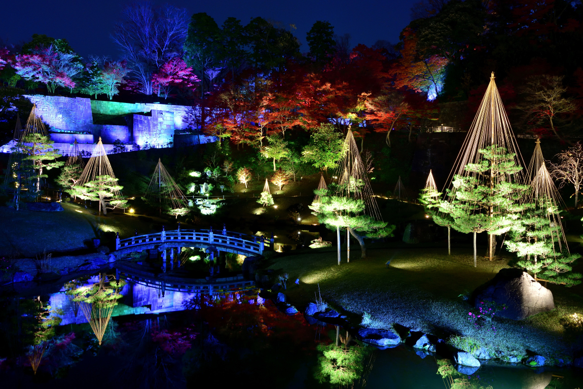玉泉院丸庭園のライトアップは まるで夜色のセカイに輝く虹色の箱庭のようでした 北陸散策日記 石川編