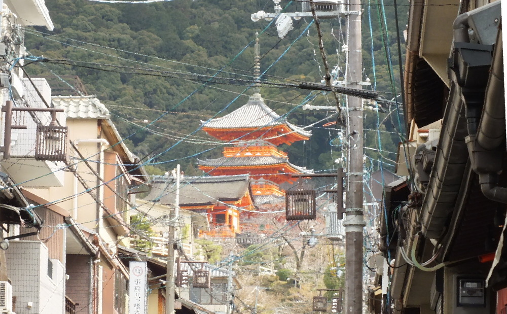 京都、祇園　清水寺の三重塔の画像2