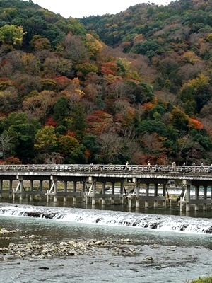 嵐山渡月橋の紅葉2011