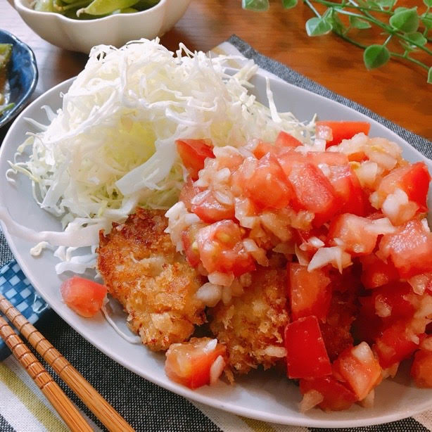 むね肉de揚げないチキンカツ♡たっぷりトマトサルサ①