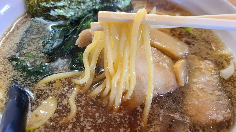 KAZU　生姜醤油豚骨　麺