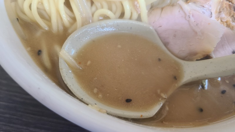 天山長岡　味噌ラーメン赤　スープ
