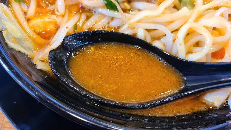 満月燕三条店　濃厚旨辛醤タンメン　スープ