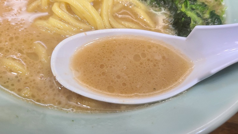 心一家　豚骨醤油ラーメン　スープ