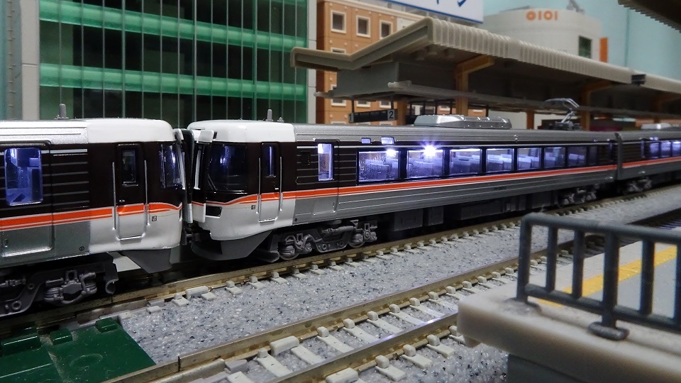 383系 特急「しなの」 JR東海の流線型な特急電車 - ビスタ模型鉄道 