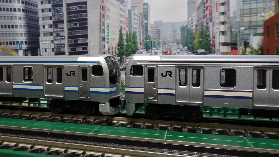 JR E217系近郊電車(4次車・更新車) が入線 - ビスタ模型鉄道 