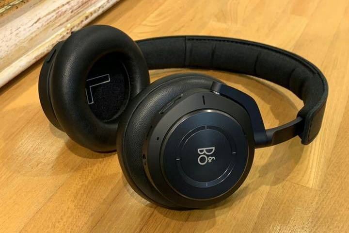 Bang_and_Olufsen_Beoplay_H9_3rd_Gen_07.jpg