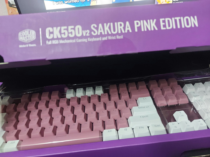 Cooler_Master_CK550_V2_Sakura_Edition_03.jpg