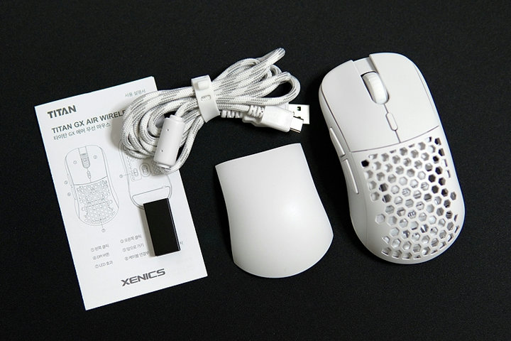 Light_Weight_Wireless_Gaming_Mouse_2021-02_10.jpg