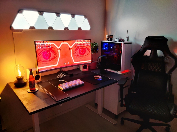 Show_Your_PC_Desk_UltlaWideMonitor_Part73_24.jpg