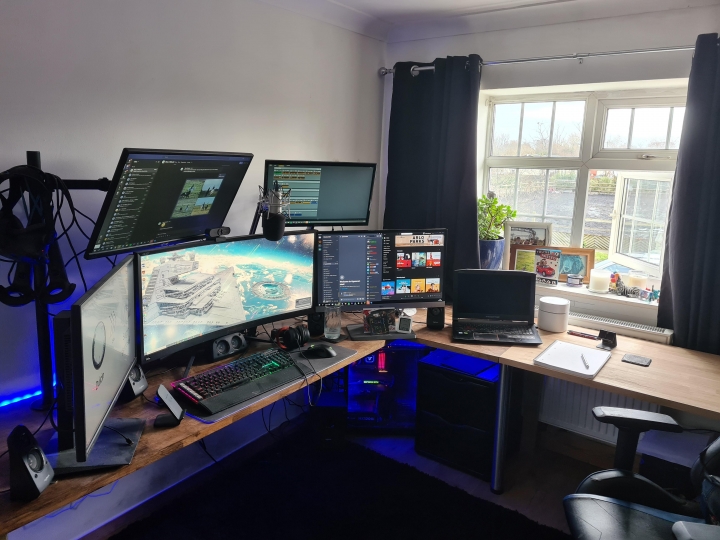 Show_Your_PC_Desk_UltlaWideMonitor_Part74_38.jpg