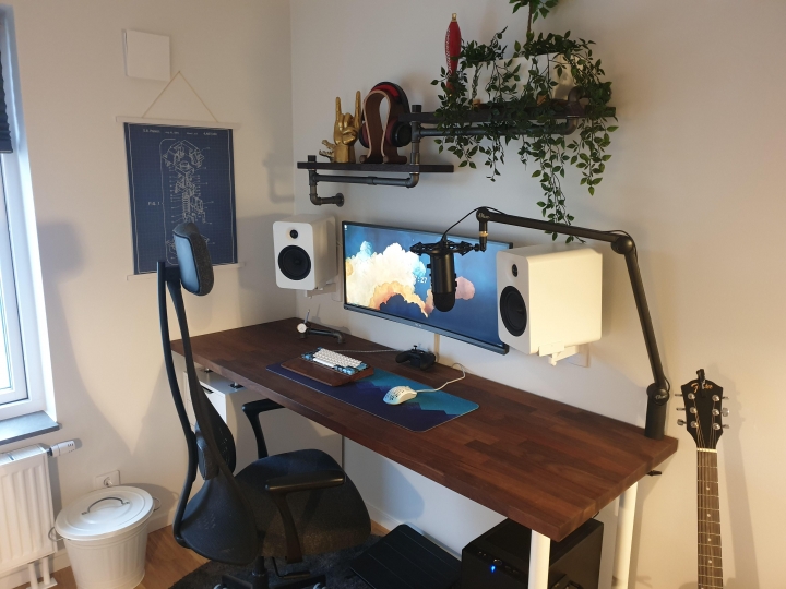 Show_Your_PC_Desk_UltlaWideMonitor_Part75_23.jpg