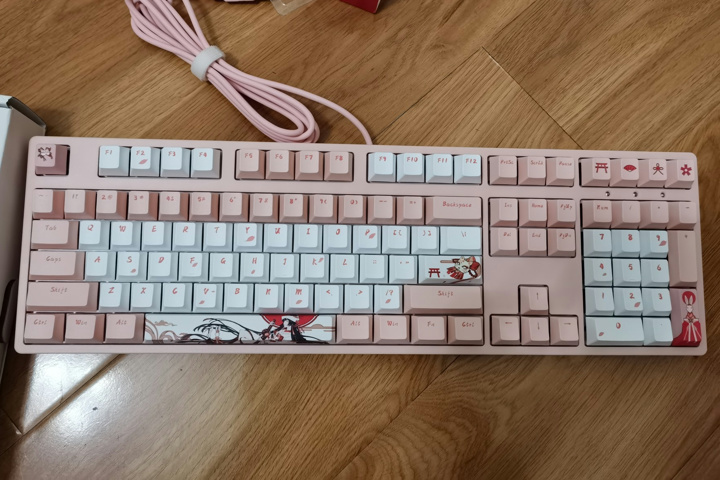 ikbc、白無垢と桜をモチーフにしたピンク×ホワイトのメカニカルキーボード『白无垢・樱』 - ヲチモノ