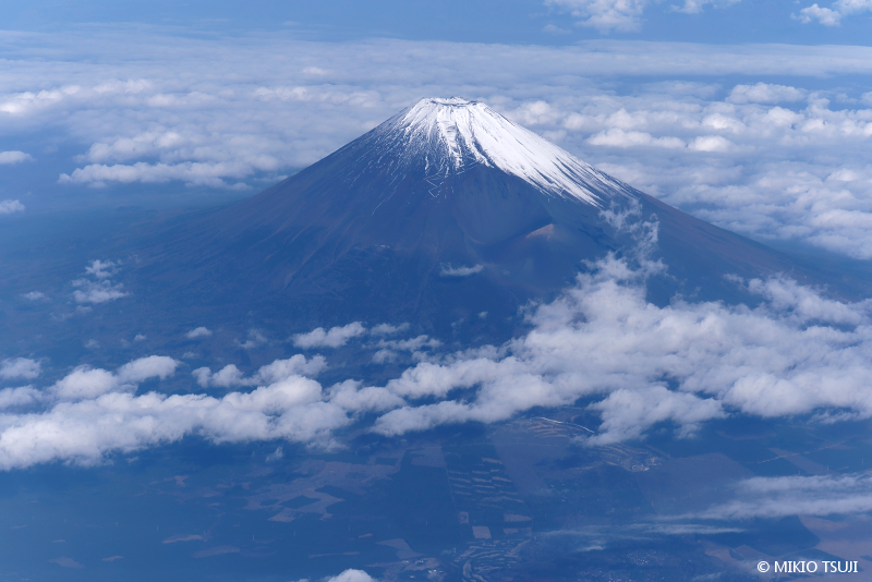 絶景探しの旅 - 絶景写真No.1926 富士山大接近 （静岡県 上空）